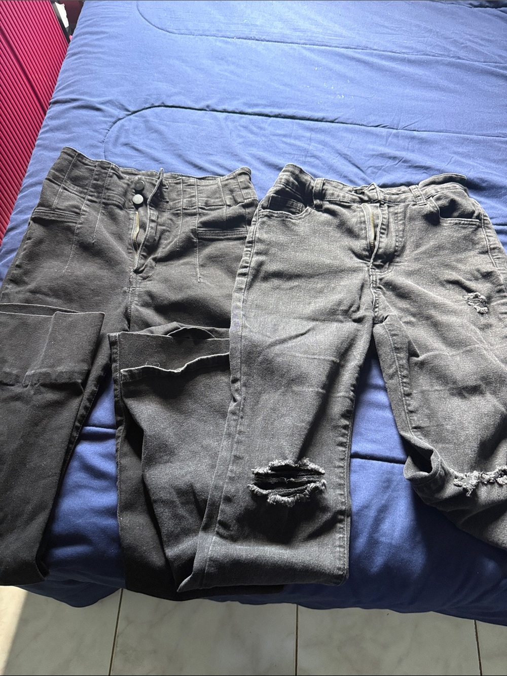 Men's Distressed Black Jeans - Classic Fit